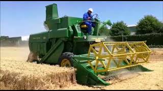 Cosechadora John Deere 330 cosecha trigo 2017 [upl. by Einyaj]