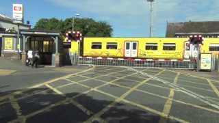 Birkdale Level Crossing [upl. by Hennie903]